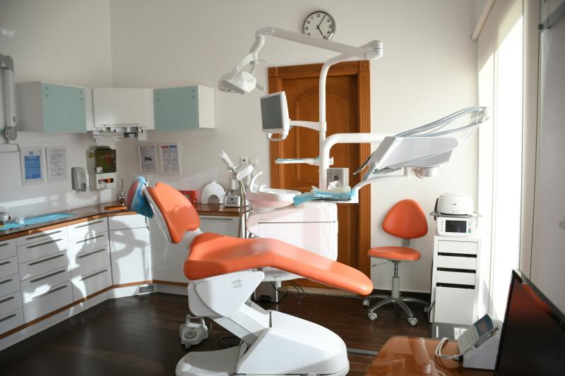 Over 100,000 children refused dental appointments last year due to lack of public dentists