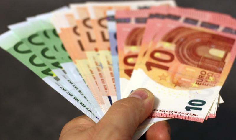 Longford woman thought she was seeing double after scratching winning ticket