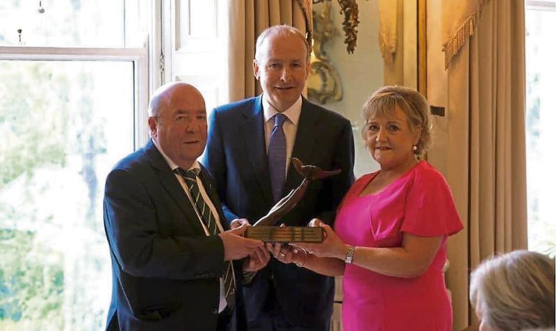 Longford sculpture presented to Kevin Bell Repatriation Trust founders