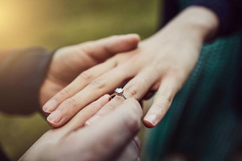 Engagement congratulations! Longford man pops the question in Australia and she said &lsquo;yes&rsquo;