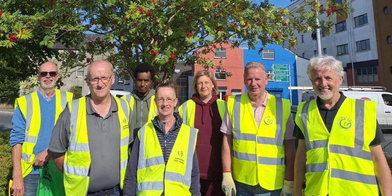 Longford and Abbeyshrule celebrating gold medal SuperValu TidyTowns success