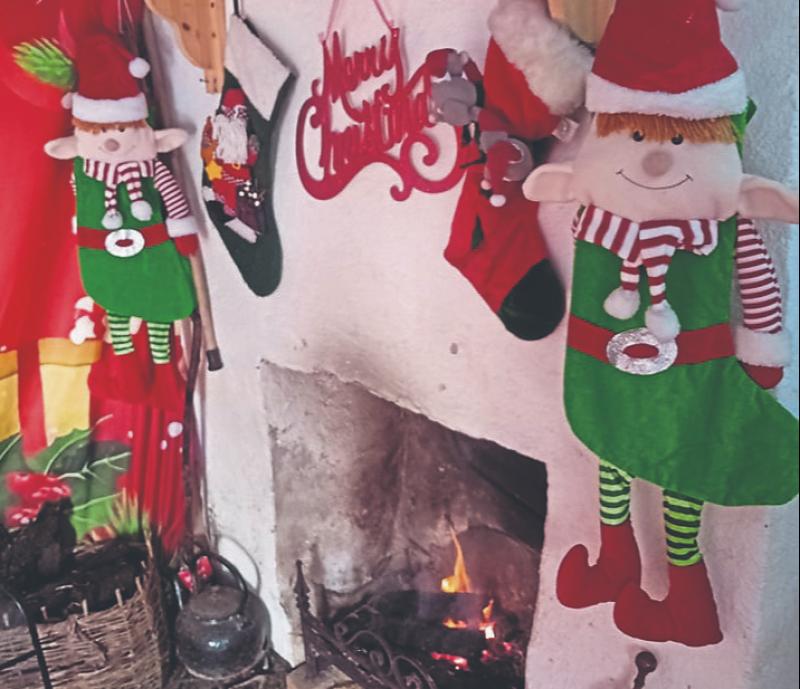 Santa visits Johnny's Cottage in Longford