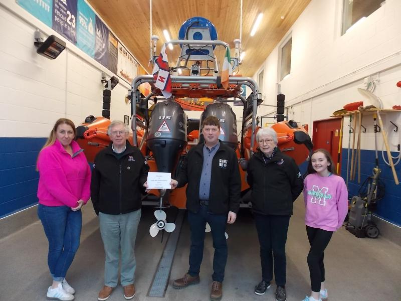 Longford business makes generous new year donation to Lough Ree RNLI 