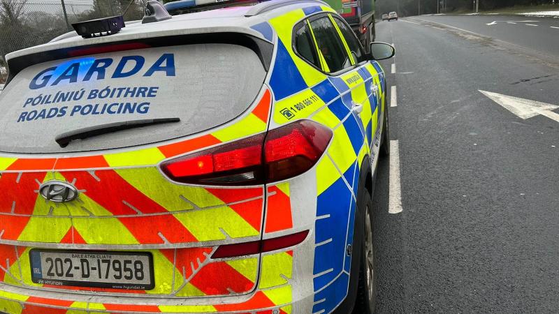 Seriously? Garda&iacute; catch lorry driver on phone while driving on ice covered roads 