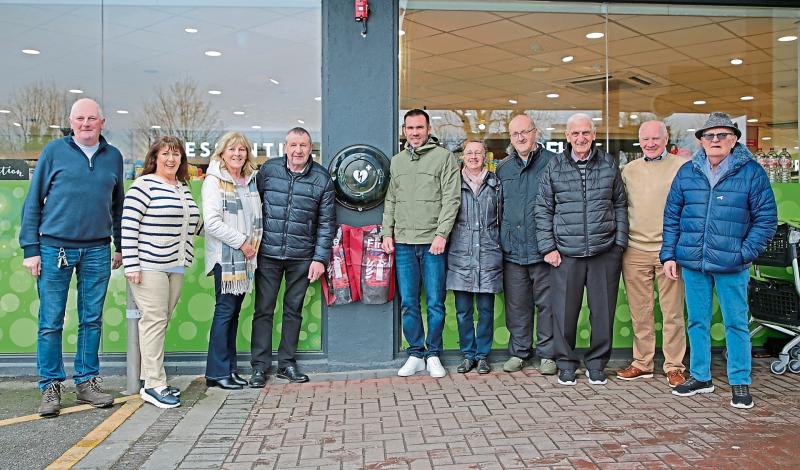 Longford town residents group install life-saving defibrillator at Hanlon's Gala