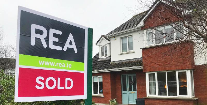 REA sale sign