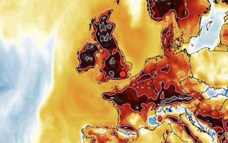 'Scorcher' - European heatwave heading for Ireland amid 30C weather forecast