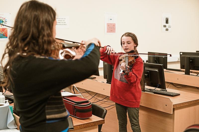 violin teacher and student Music Generation