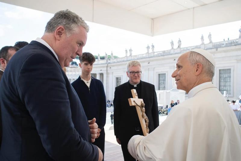 Longford MEP Ciarán Mullooly gifts Pope Leo XIV a Lehery crucifix 