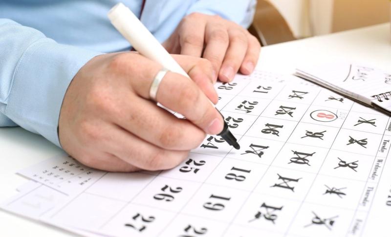 When are the bank holidays in Ireland over Christmas and in 2026?