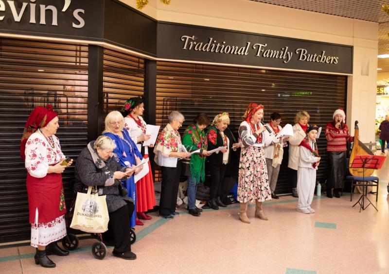 Longford shoppers enjoy Christmas carol singing by local Ukrainian Choir 