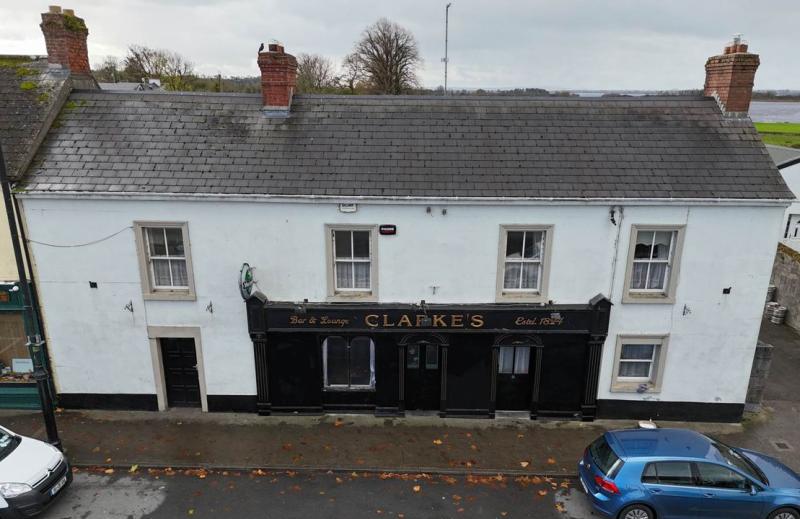 Live auction of Clarke's Pub, 