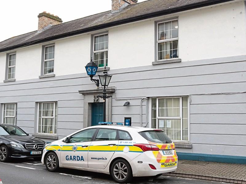 Masked gang slash tyres of garda cars before breaking into betting shop 