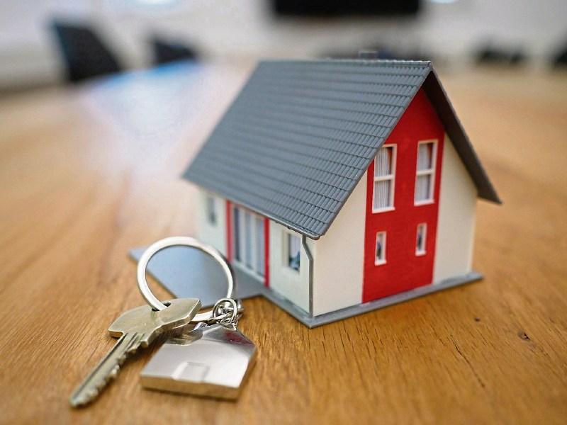 Making  Cents: The pros and cons of long-term fixed mortgage rates