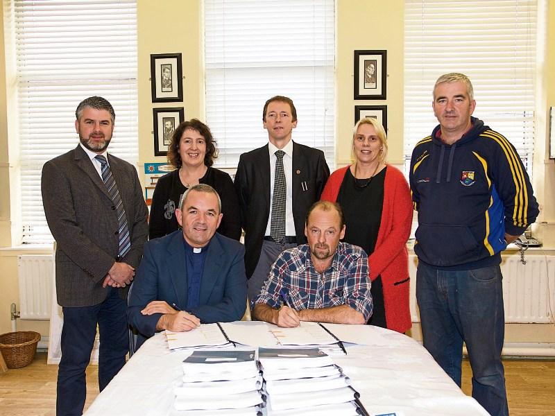 Stonepark NS Longford signs contracts for new school