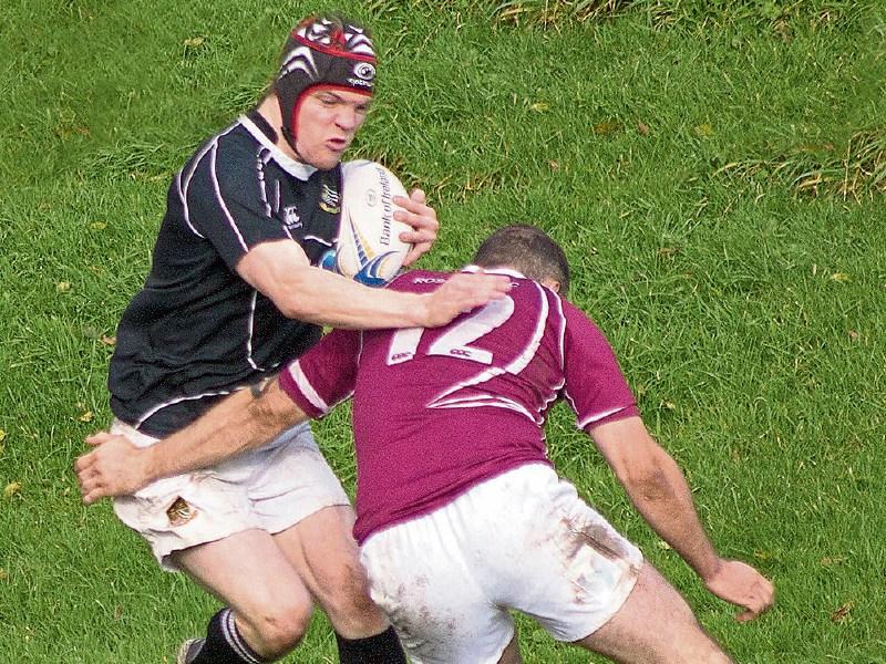 Clinical Longford reclaim top spot