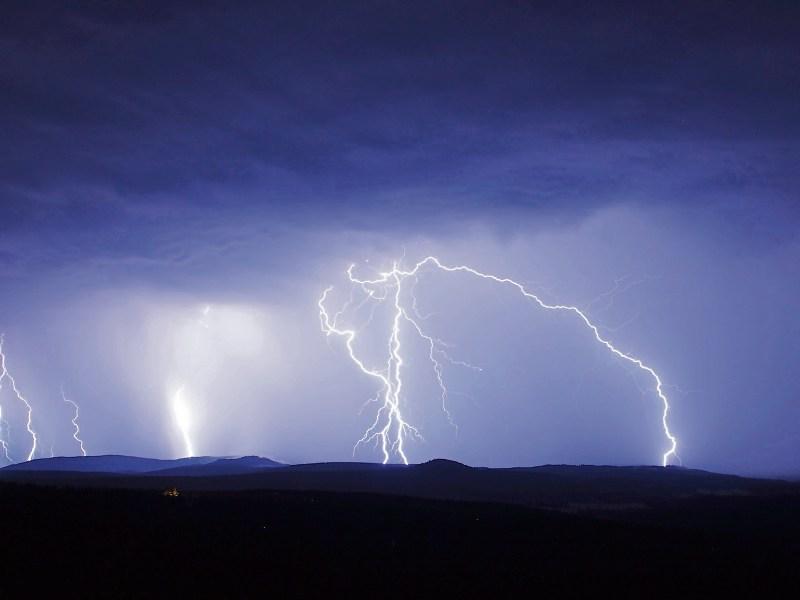 WEATHER WARNING: Met Éireann issues Status Orange warnings for thunderstorms