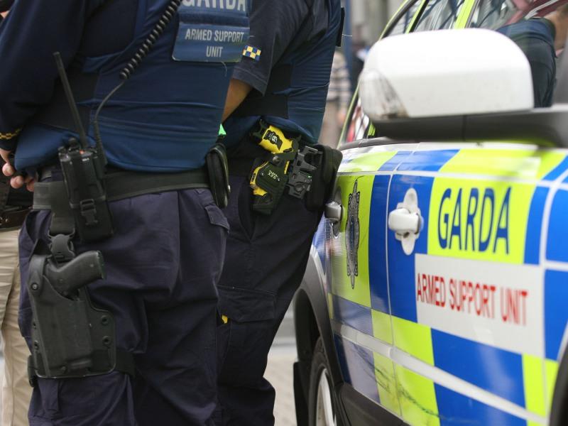Breaking: Nine arrested as fifty Gardaí seize drugs and cars in swoop on Longford criminal gangs