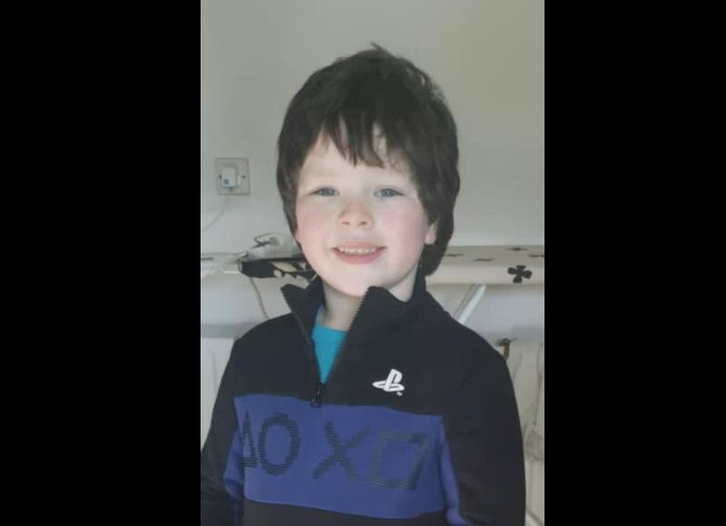 Gardaí tracking two cars and campervan as boy (6) goes missing in Midlands 