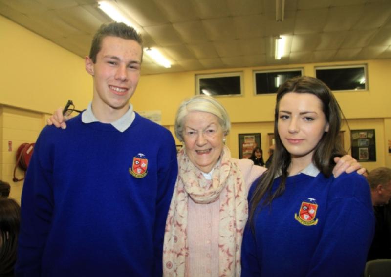 Sean Doyle (left), who played Michael Collins in 'Lovin' Granard', and Mairead O'Hara, who played the part of Kitty Kiernan, with Margot Gearty, who is a grand-niece of Kitty Kiernan. Photo: Michelle Ghee. www.gphotos.ie