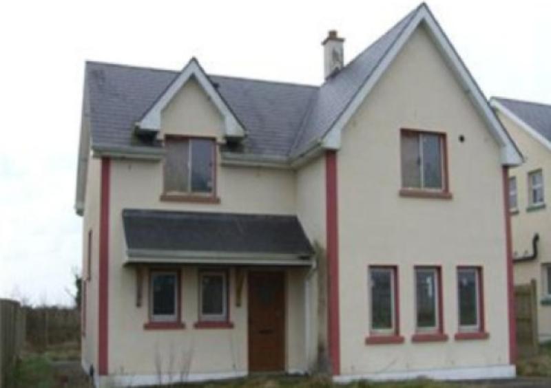 A lot consisting of five houses at Mac Cart Meadows on the Drumlish Road outside Longford town has an incredibly low reserve of �50,000
