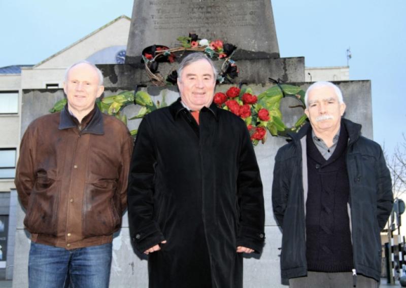 Pat McGann, Longford Town Mayor Paul Connell and Hugh Farrell at Longford's War Memorial. Photo: Michelle Ghee www.gphotos.ie
