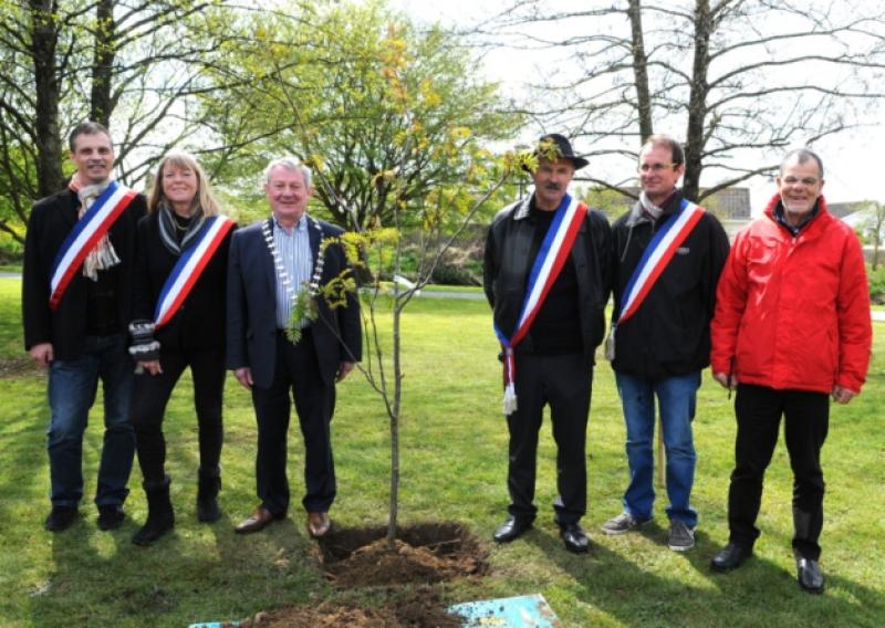 Representatives from Longford and Noyal-Chatillon-Sur-Seiche attended a ceremony in the Mall, where a tree was planted by the Deputy Mayor of Noyal, Jean Pierre Le Bras, and Cllr Seamus Butler to signify the growth of the Twinning. Photo: Tommy Reynolds