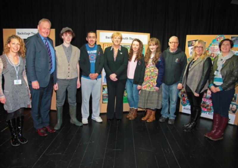 Minister for Arts and Heritage
visits local cultural venues 