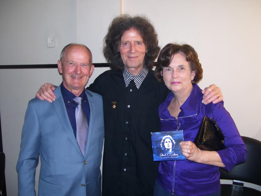 Well known Longford radio presenter Oliver McNerney meets Gilbert O’Sullivan in Australia