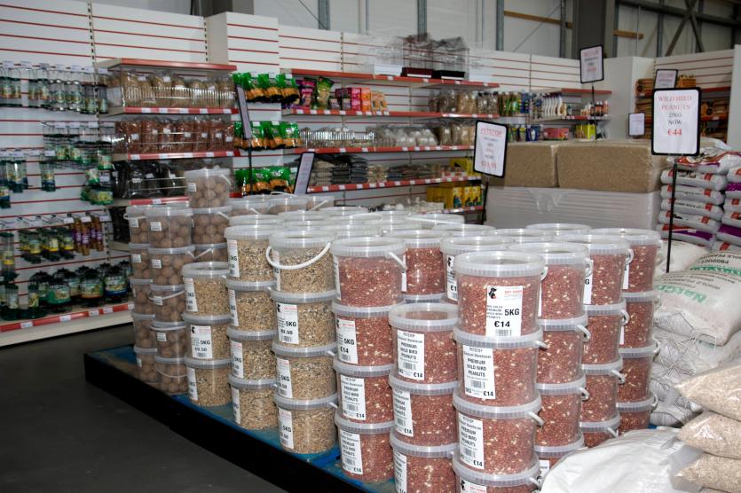 Pet Stop Discount Warehouse & Fuel Centre in Longford opens its doors