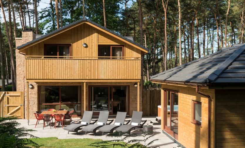 All 466 lodges and 30 lakeside apartments complete at €233m Center Parcs Longford Forest