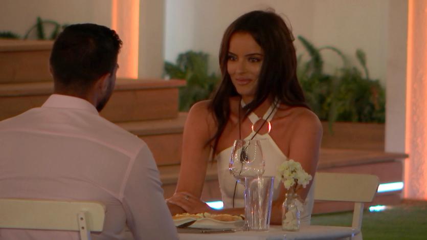 GALLERY | Knockout Longford ring girl Maura Higgins enjoys date with boxer Tommy Fury on Love Island