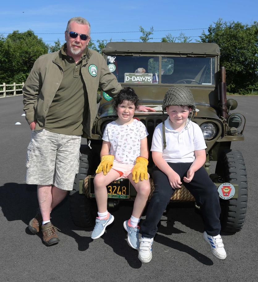 Patrick McDonagh with students from Junior Infants Picture: Shelley Corcoran