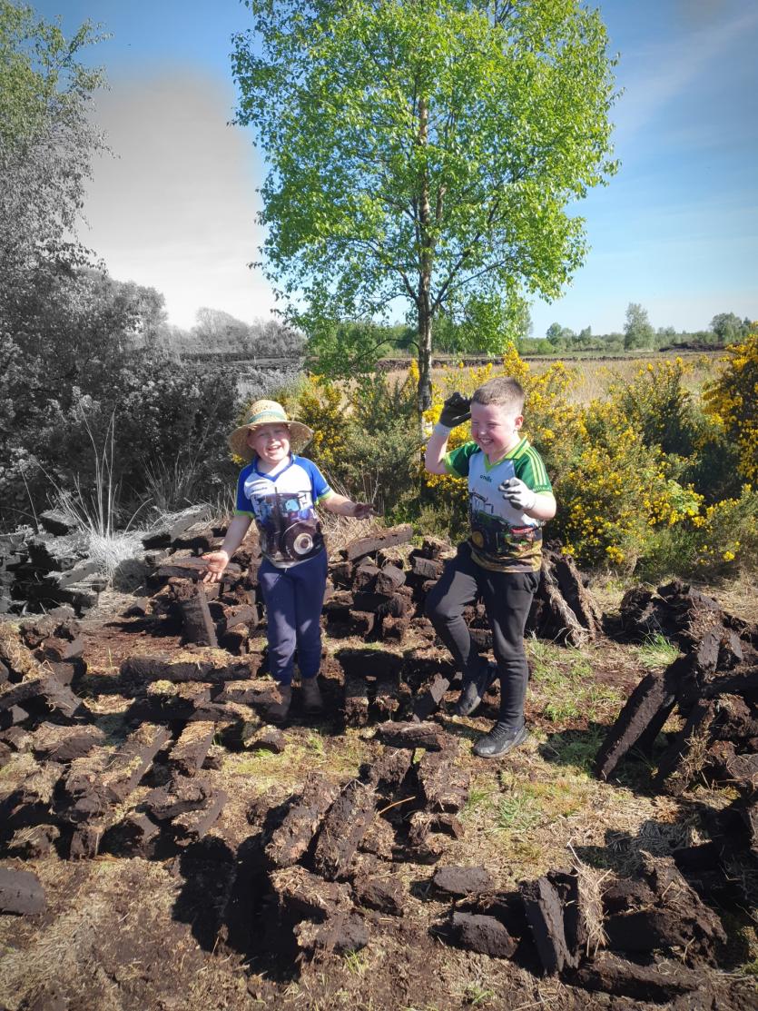 GALLERY 17 | Thumbs up and smiles all around for the Longford Love Your Home photography competition 