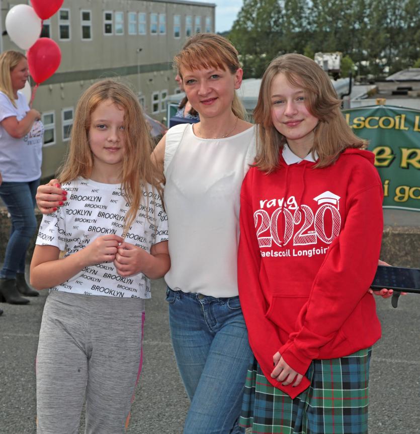 GALLERY | Sun beams down for Gaelscoil Longfoirt 'Slán le Rang 6' graduation ceremony