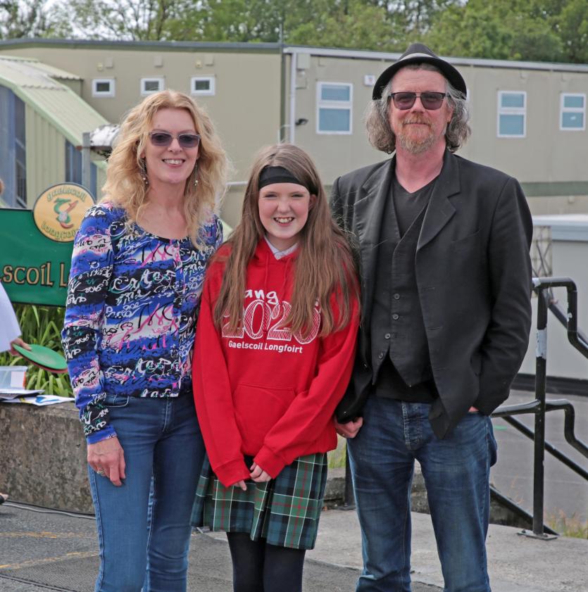 GALLERY | Sun beams down for Gaelscoil Longfoirt 'Slán le Rang 6' graduation ceremony