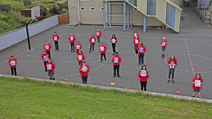 GALLERY | Sun beams down for Gaelscoil Longfoirt 'Slán le Rang 6' graduation ceremony