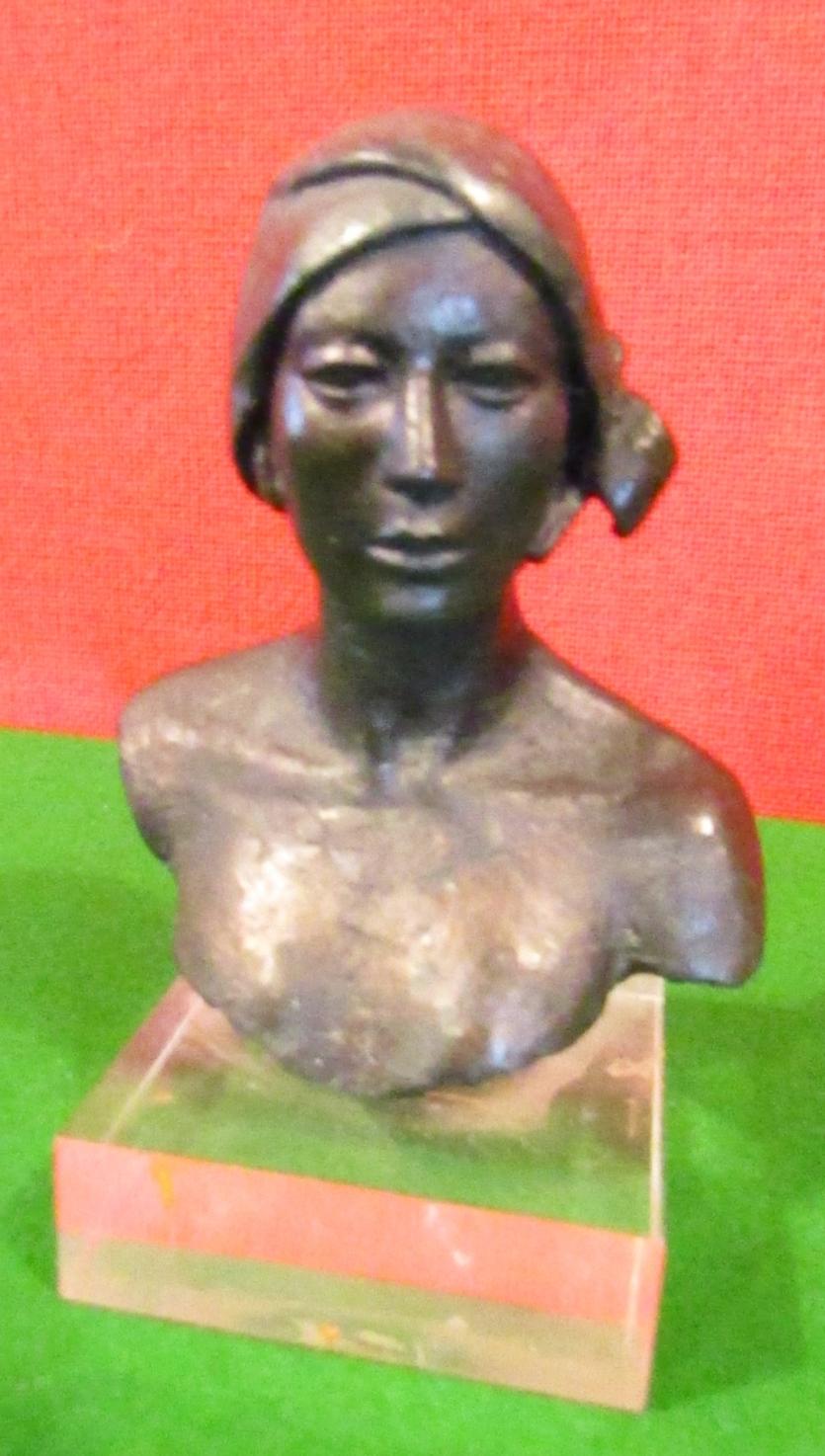 Bargains galore as&nbsp;antique furniture under the hammer in house clearances auction this weekend