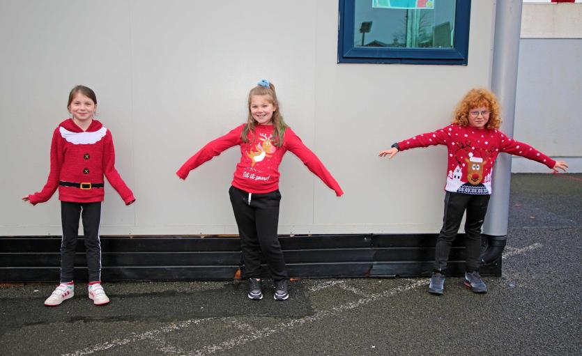 GALLERY | Great excitement as Santa visits Gaelscoil Longfoirt