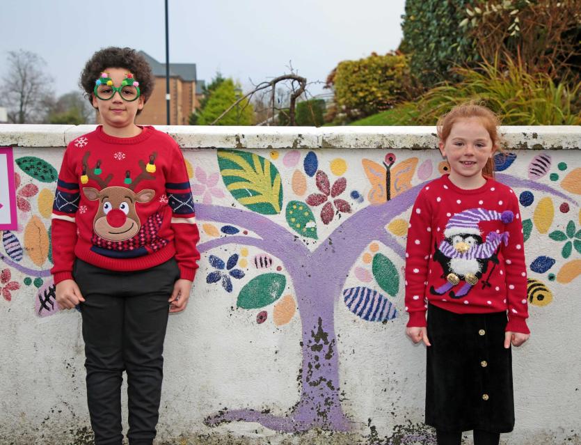 GALLERY | Great excitement as Santa visits Gaelscoil Longfoirt
