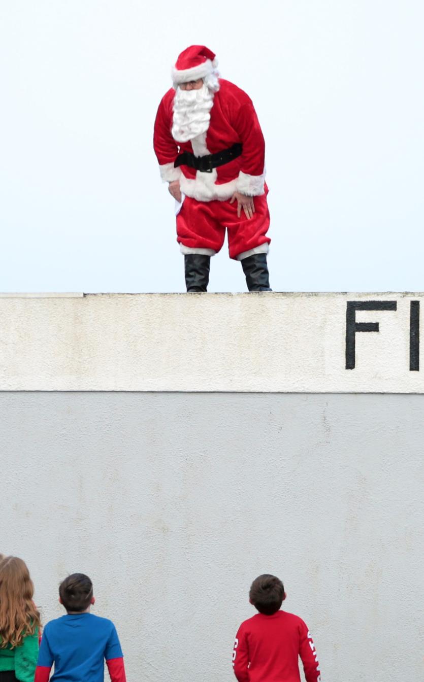 GALLERY | Great excitement as Santa visits Gaelscoil Longfoirt