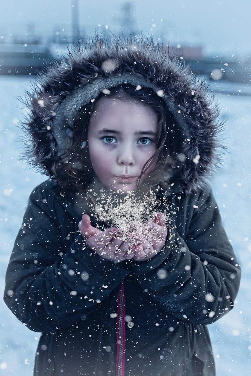 Snowy Longford Gallery 5: Children beam with delight in Longford's winter wonderland