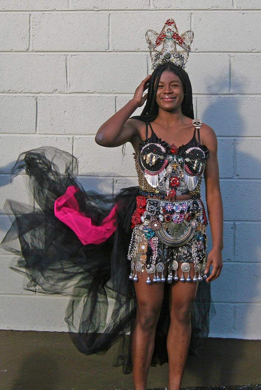 Granard student Lily Hemus wins Relove Fashion innovation award